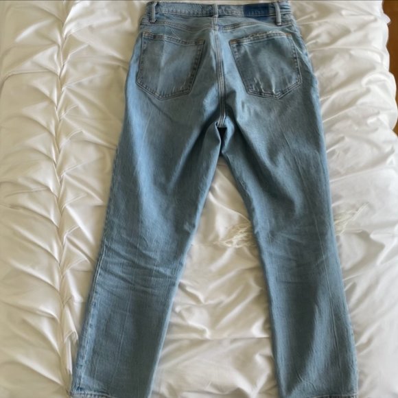 Abercrombie & Fitch Curve Love Ultra High Rise 90s Distressed Straight Jean - Picture 3 of 4